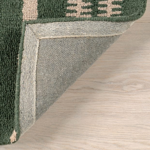 Layering Rugs Using A Rug Pad - Dream Green DIY