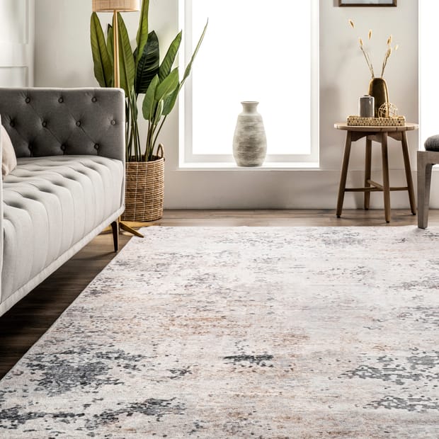 47 x 65 Ivory/Grey Polyester Rug