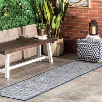 Navy Tucana Birdseye Striped Indoor/Outdoor rug