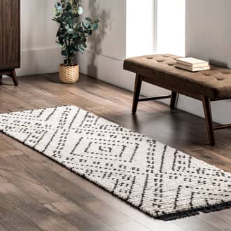 Beige Airydale Aviana Diamond Fringed rug