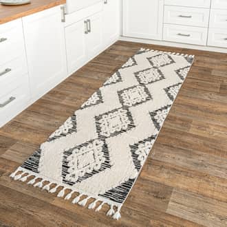 Gray Grooven Maya Textured Tasseled rug